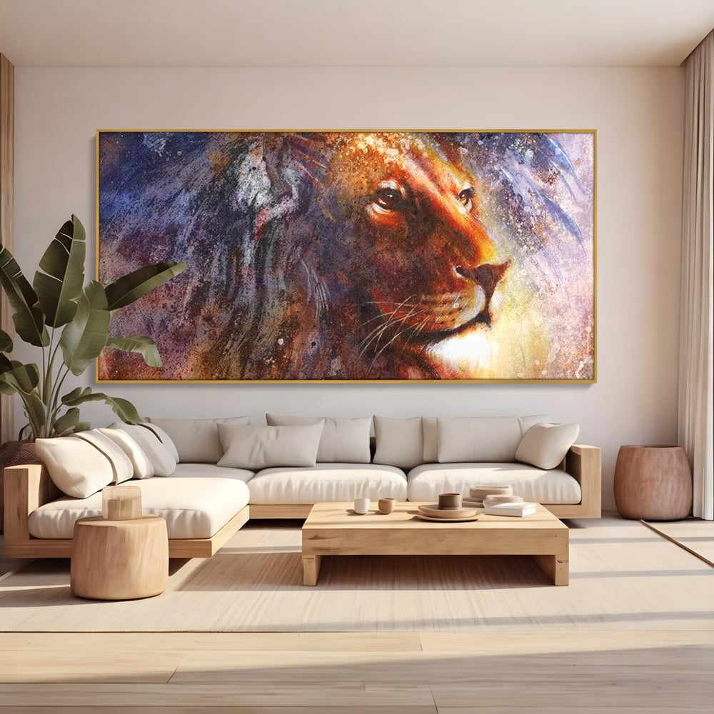 Tablou canvas cu tablou canvas cu leu in nuante cosmice, in rama de aluminiu auriu, pe perete intr-un living